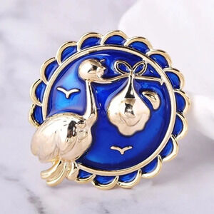 VQ Welcome New Baby Brooch